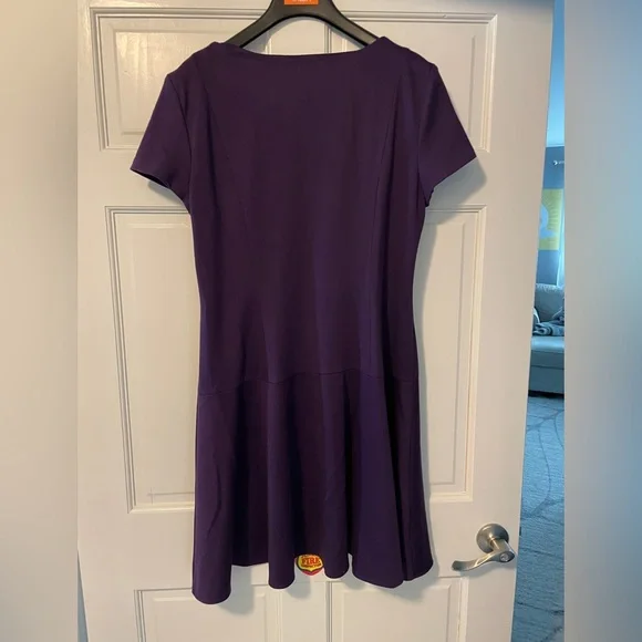 Beautiful purple dress size 16 - Picture 2 of 5